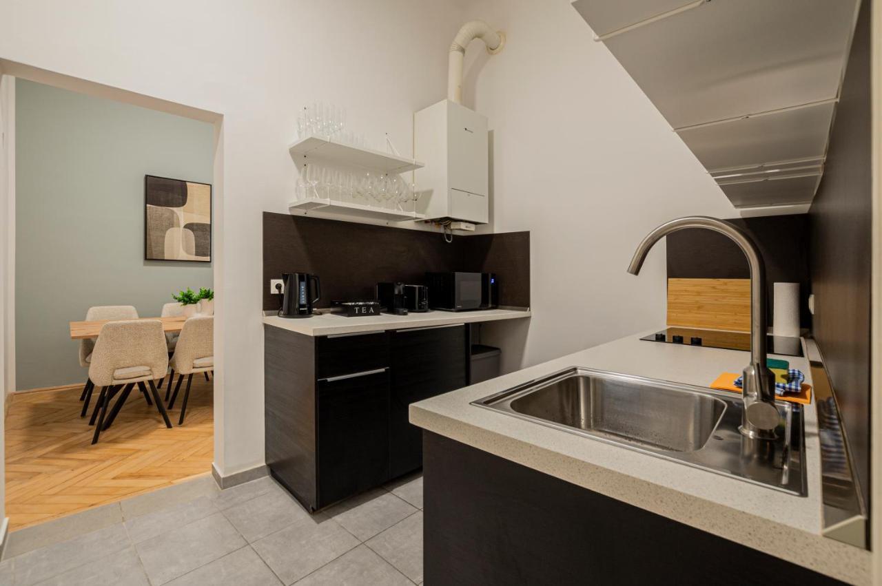 Charming Apt Perfect For 4-6 Tram, Self-Checkin Vienna Exterior photo