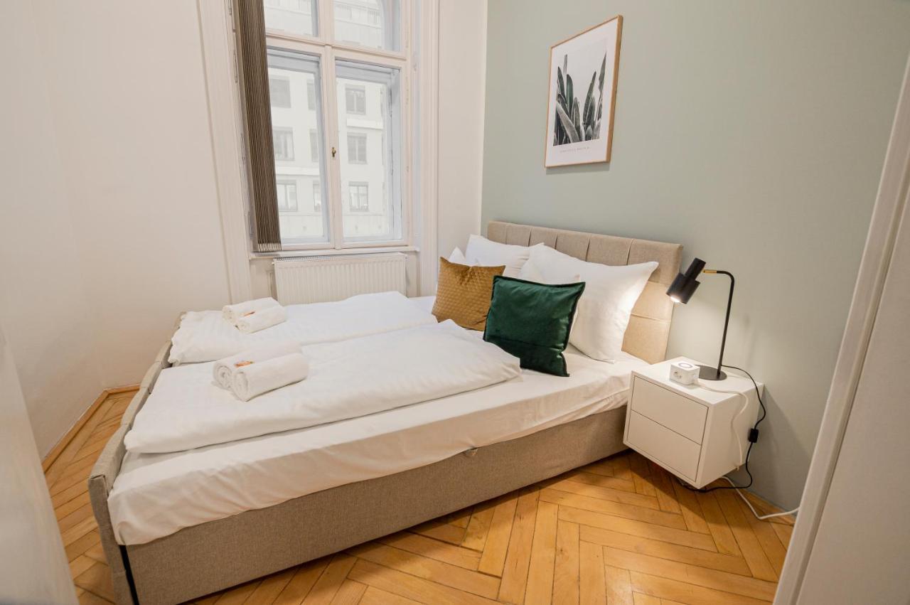 Charming Apt Perfect For 4-6 Tram, Self-Checkin Vienna Exterior photo